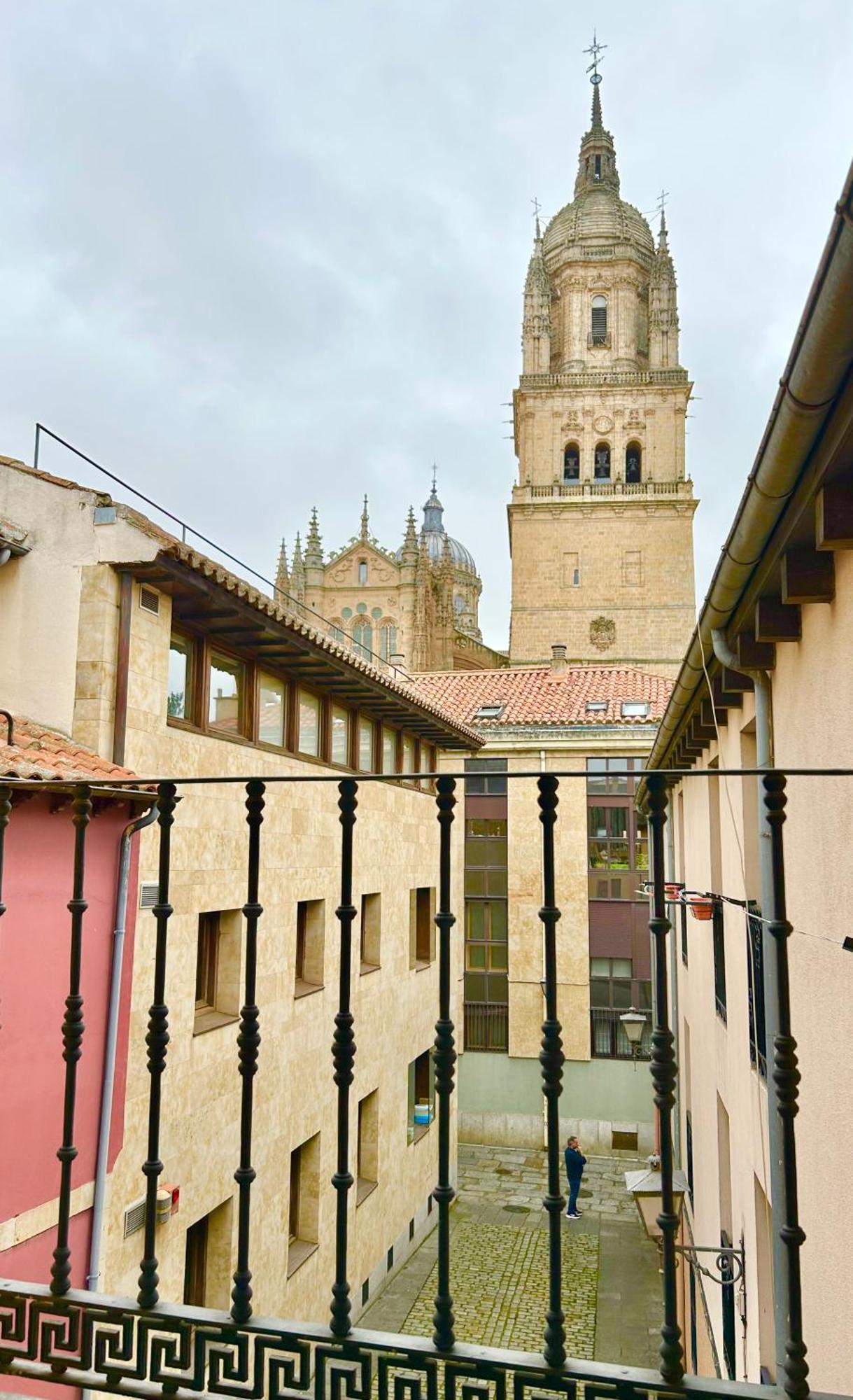 Vivienda Rectorado 2 Apartment Salamanca Luaran gambar
